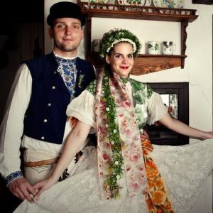 Slovenske kroje na svadbe