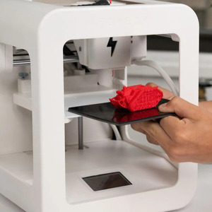 Radi by ste si zadovážili 3D tlačiareň na domáce použitie? Prečítajte si, ako pri výbere 3D tlačiarne postupovať.